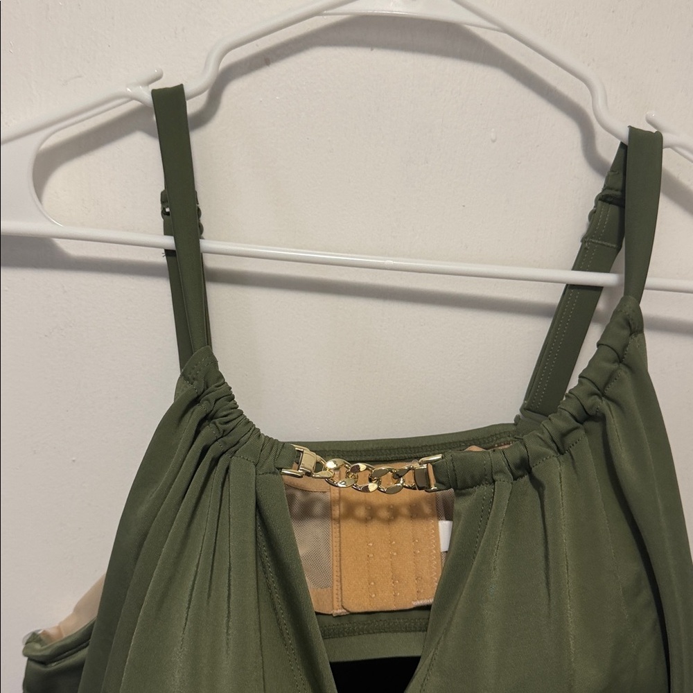 Lane Bryant plus swim top. Brand new with tags - Picture 2 of 8